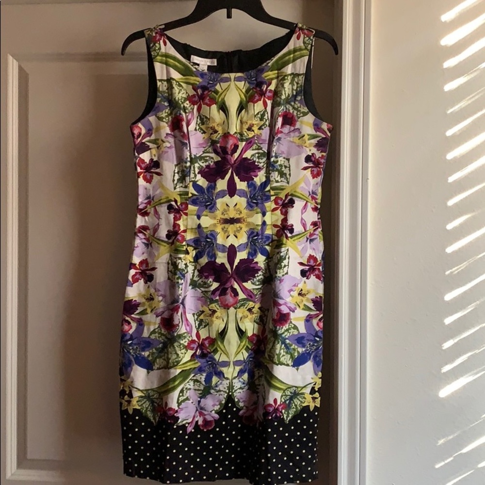 Sleeveless fitted dress